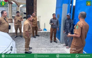 Kunjungan kelapangan terkait pengaduan masyarakat Kecamatan Binjai tentang pencemaran udara yangg dilakukan oleh PT.Jaya Agung Pelumas Oil berlokasi di Desa Sidomulyo  Kecamatan Binjai